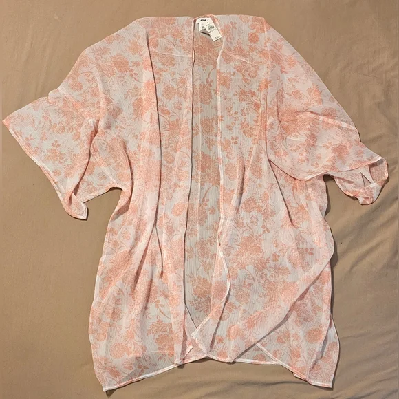 Aerie Pink‎ Ciffon Cape - Picture 3 of 9